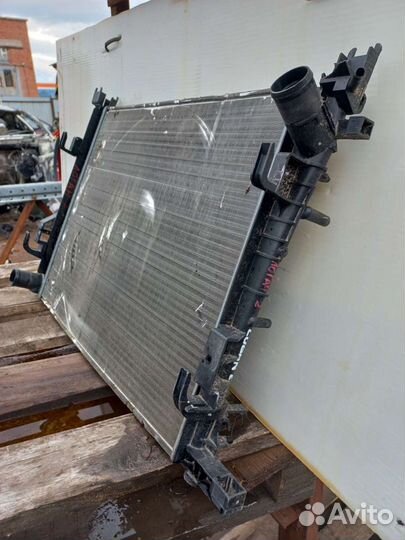 Радиатор охлаждения Рено Логан 2