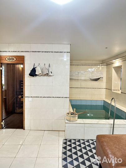 Семейная сауна с бассейном у озера