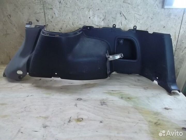 Обшивка багажника боковая Subaru Forester SG5 2006