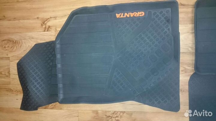 Автомобильные коврики резиновые