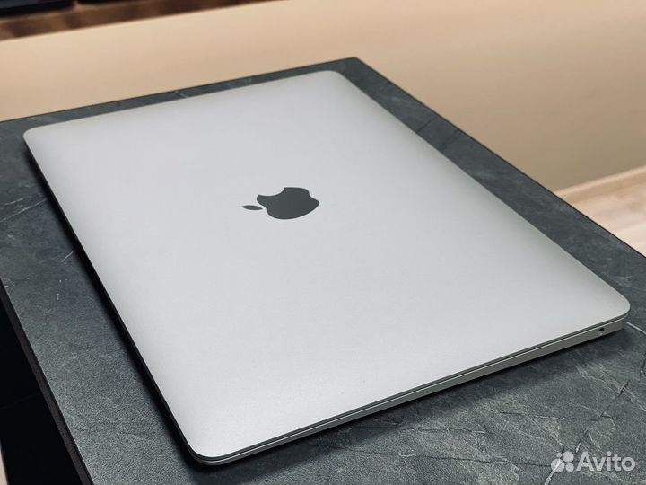 Apple MacBook Air 13 2020 M1 / 8/512GB / 303 цикла