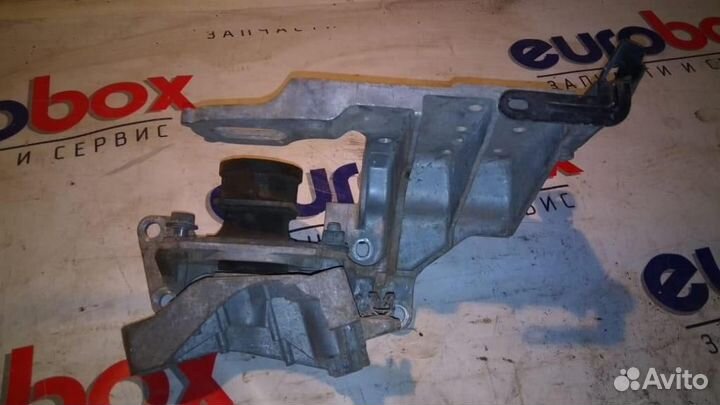 Опора кпп Nissan Qashqai+2 (JJ10) 2008-2014