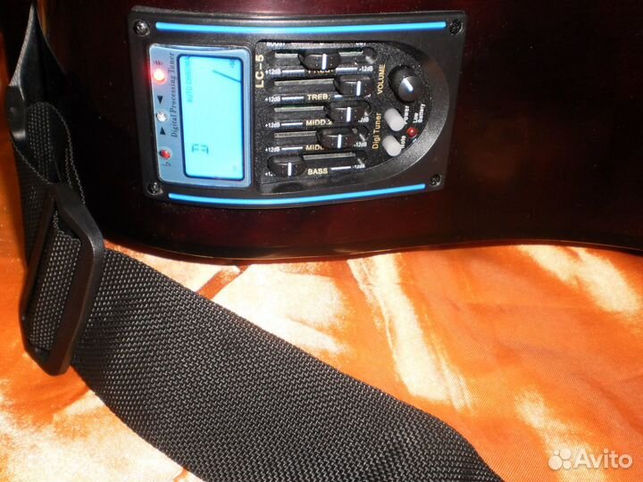 Эл/акустическая гитара 