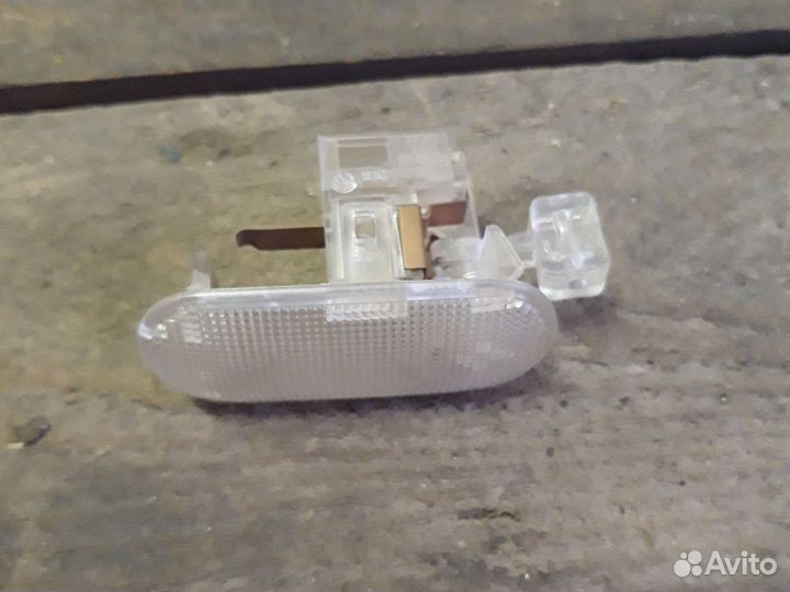 Плафон подсветки бардачка Audi Volkswagen Skoda