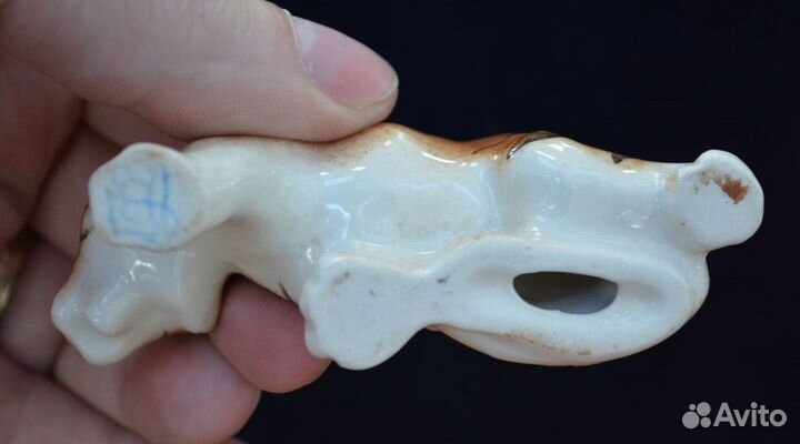 Мини фарфоровая статуэтка- крадущийся тигр.лфз