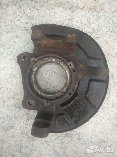 Поворотный кулак левый Кайрон под съемную шаровую