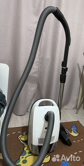 Пылесос Miele compact C2