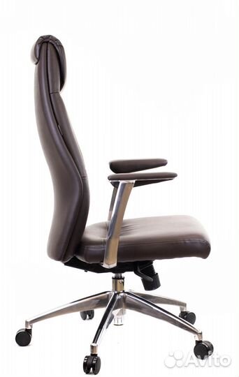 Офисное кресло