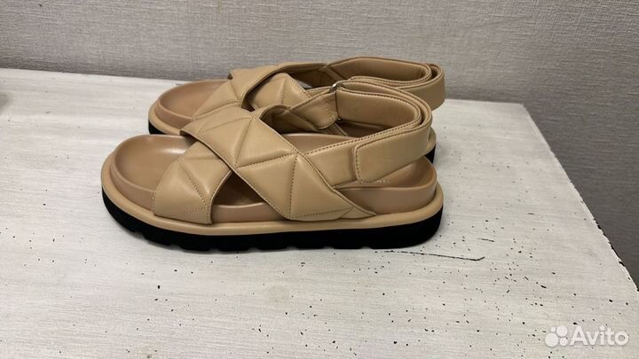 Сандали 38 р