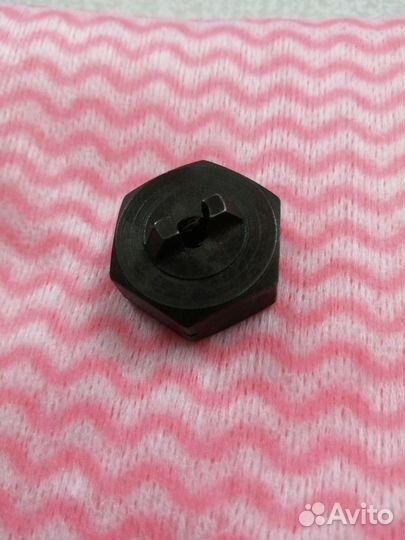 Гайка крепления ведущей звёздочки мотоцикл