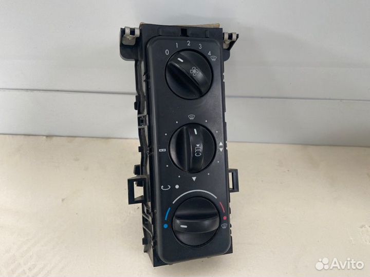 Блок управления отопителем Mercedes Axor 2018