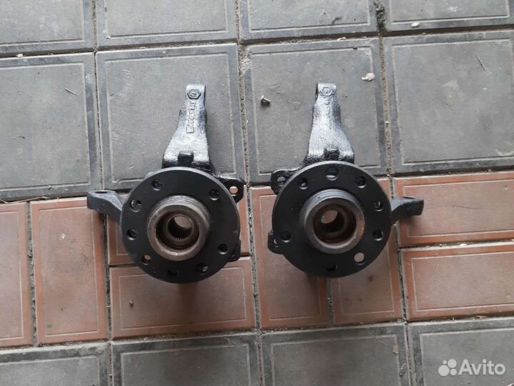 Поворотный кулак ступица Opel Vectra B