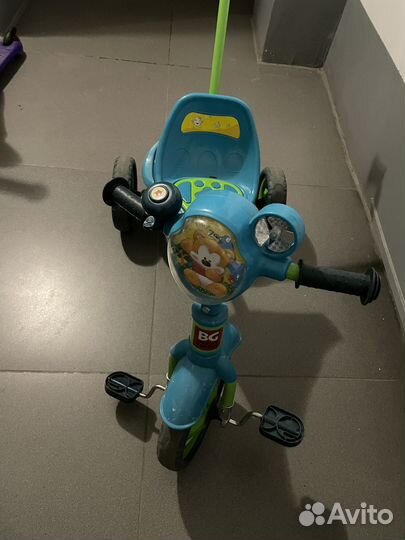 Трехколесный велосипед с родительской ручкой