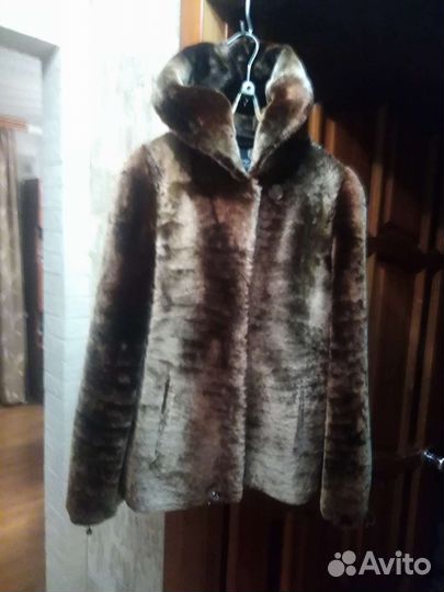 Шуба мутоновая с капюшоном 46, 48 размер