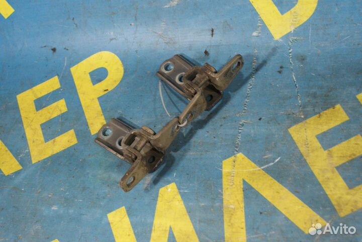 Петля двери Mitsubishi ASX