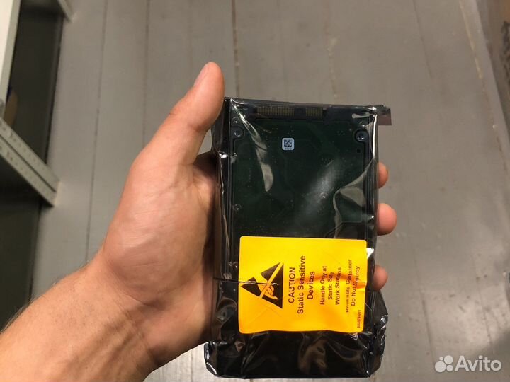 HPE eg000300jwebf, Seagate st300mm0048