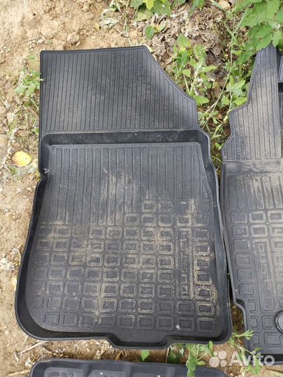 Автомобильные коврики резиновые
