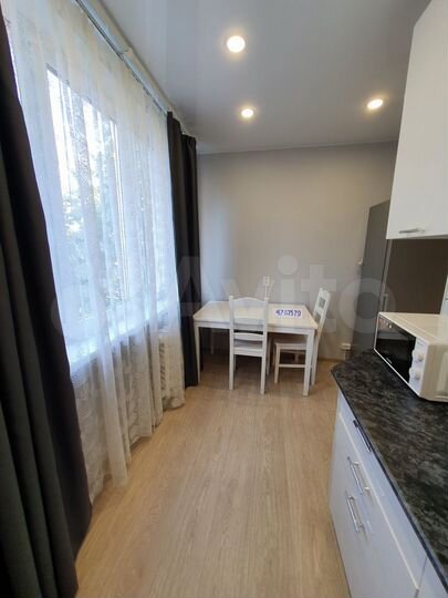 2-к. квартира, 50 м², 4/9 эт.