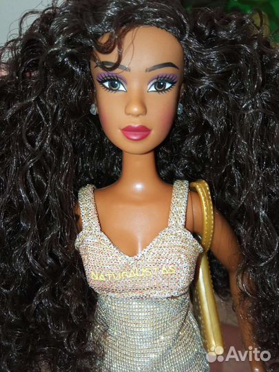 Кукла типа барби Naturalistas Dayna