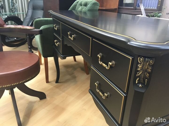 Письменный стол из массива в эмали Прованс