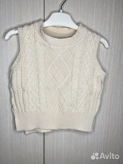 Жилетка детская вязаная