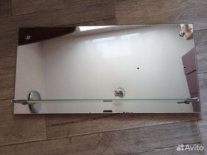 Зеркало в ванную с полочкой бу