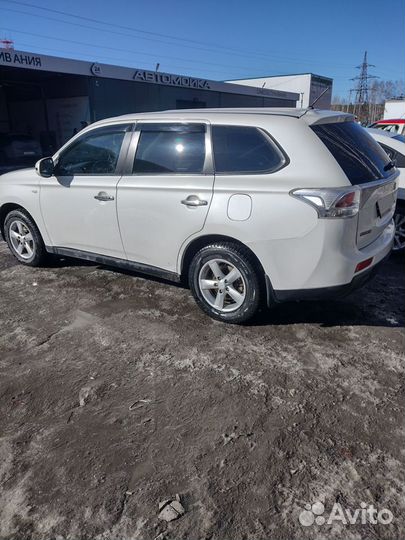 Mitsubishi Outlander 2.0 CVT, 2014, 120 000 км