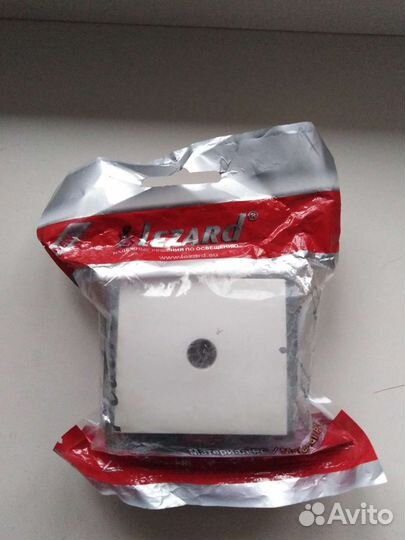 Розетка тв Lezard и Shneider