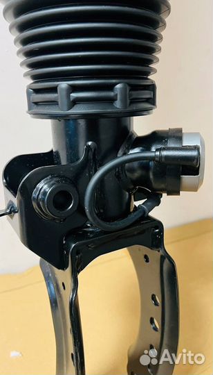 Передний амортизатор Porsche Cayenne 955/957