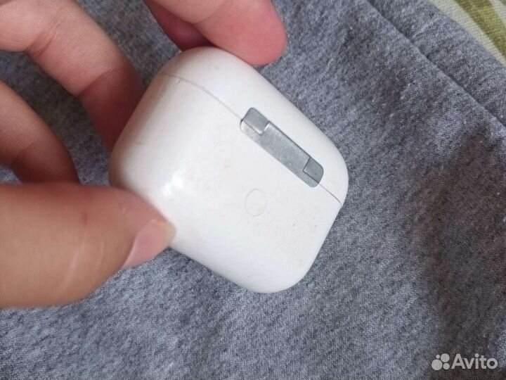 Беспроводные наушники airpods