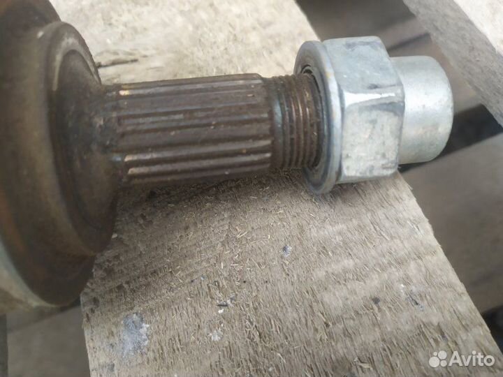 Привод (полуось) передний левый Opel Corsa D