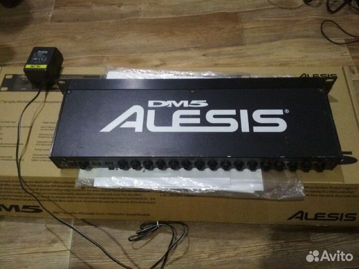 Alto ZMX122FX, Alesis DM5, Yamaha DTX2, Avid MBox2