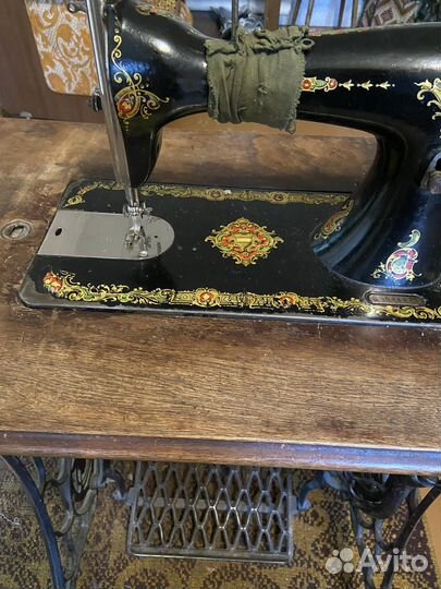 Швейная машина Singer