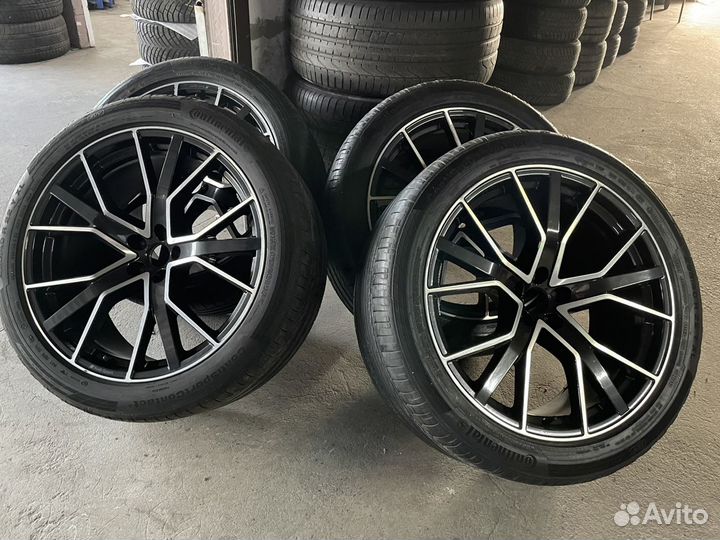 Оригинальные колеса на Audi Q8 / SQ8 R22