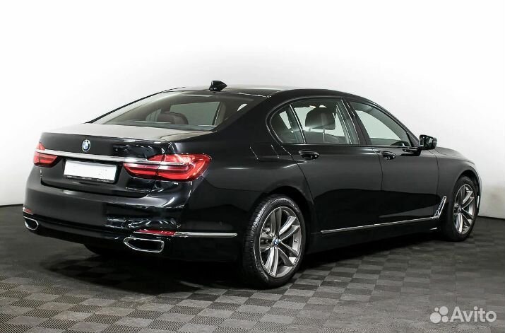 В разборе BMW 7 G11/G12