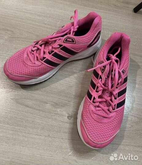 Кроссовки adidas 39р