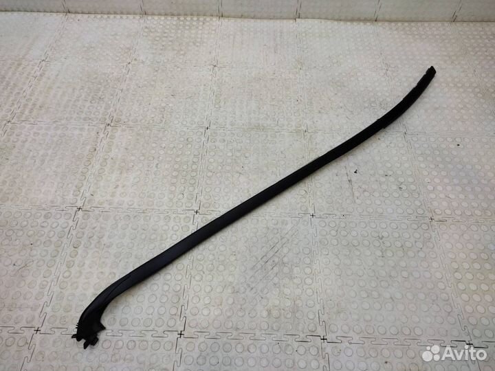 Молдинг лобового стекла правый Toyota Land Cruiser