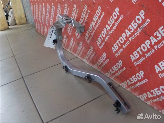 Петля багажника задняя левая Mitsubishi Lancer S82