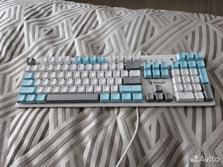 Игровая клавиатура Bloody S510R нерабочая