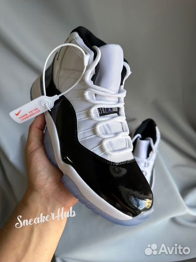 Nike Air Jordan 11 retro concord