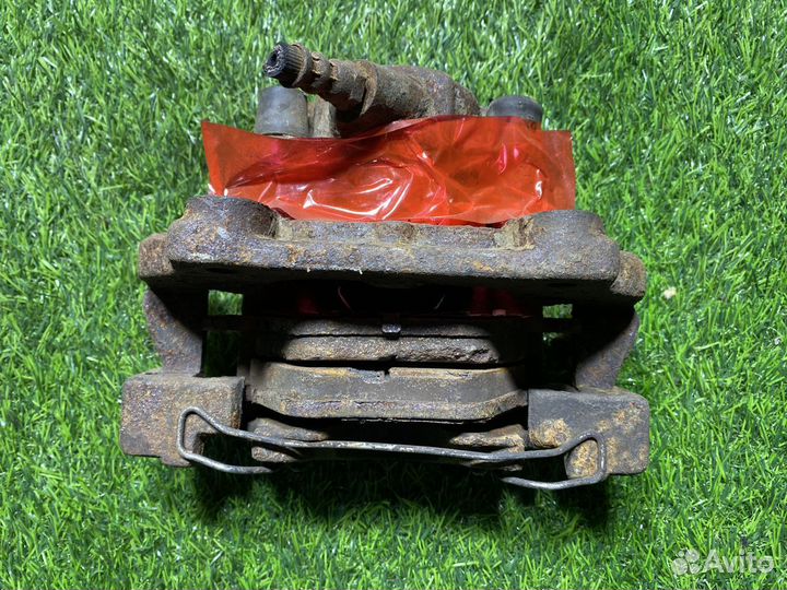 Суппорт передний левый Mercedes E-Class W210