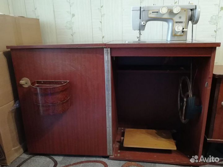 Швейная машина Подольск 142