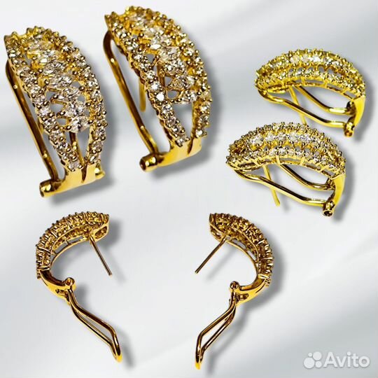 Золотой комплект 750 пробы с бриллиантами