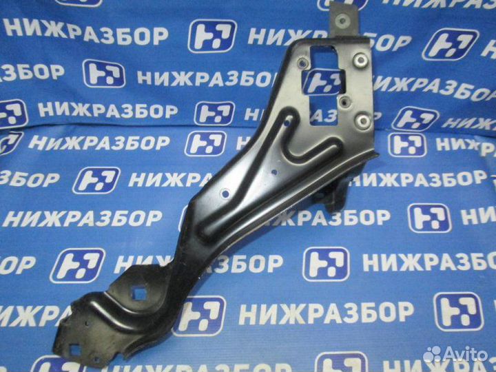 Кронштейн фар левый Mercedes C W204 2007-2015