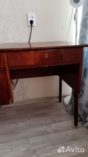 Письменный стол, Румыния