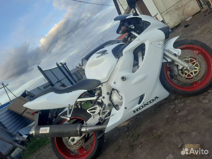 Honda cbr600f4