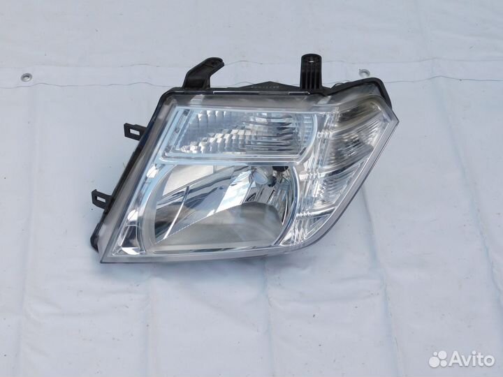 Фара левая Nissan Pathfinder R51 рестайлинг