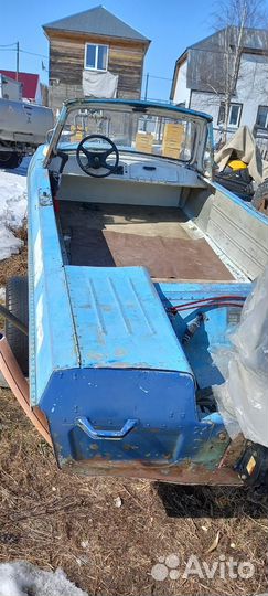 Лодка с мотором