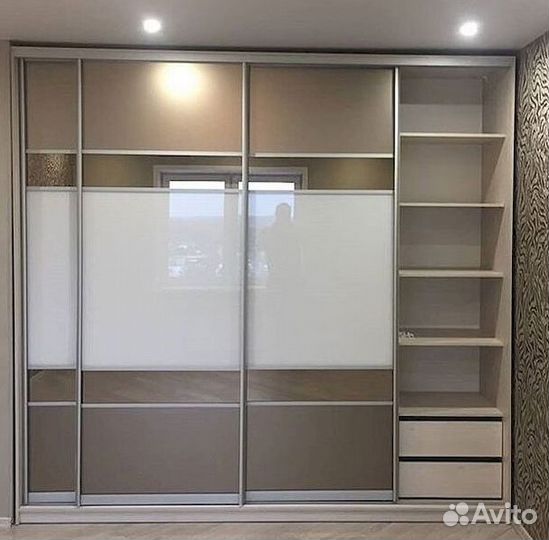 Шкаф с зеркалом