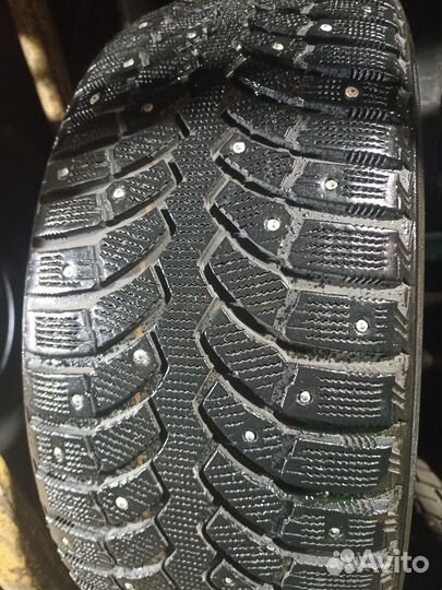 Bridgestone Blizzak Spike-01 235/45 R18